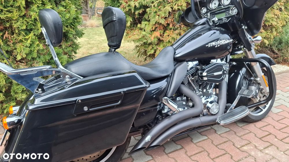 Harley-Davidson Touring Street Glide - 11