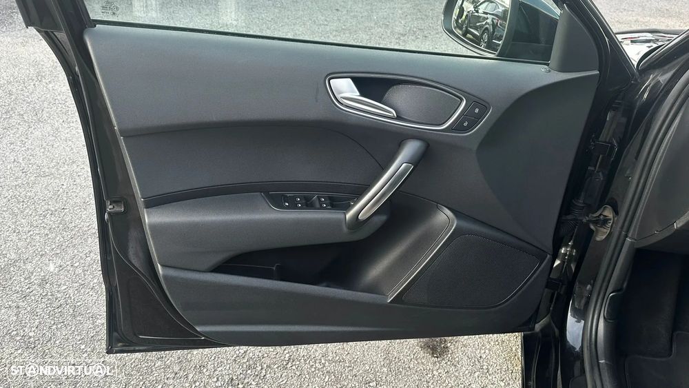 Audi A1 1.6 TDI S tronic Ambition - 17