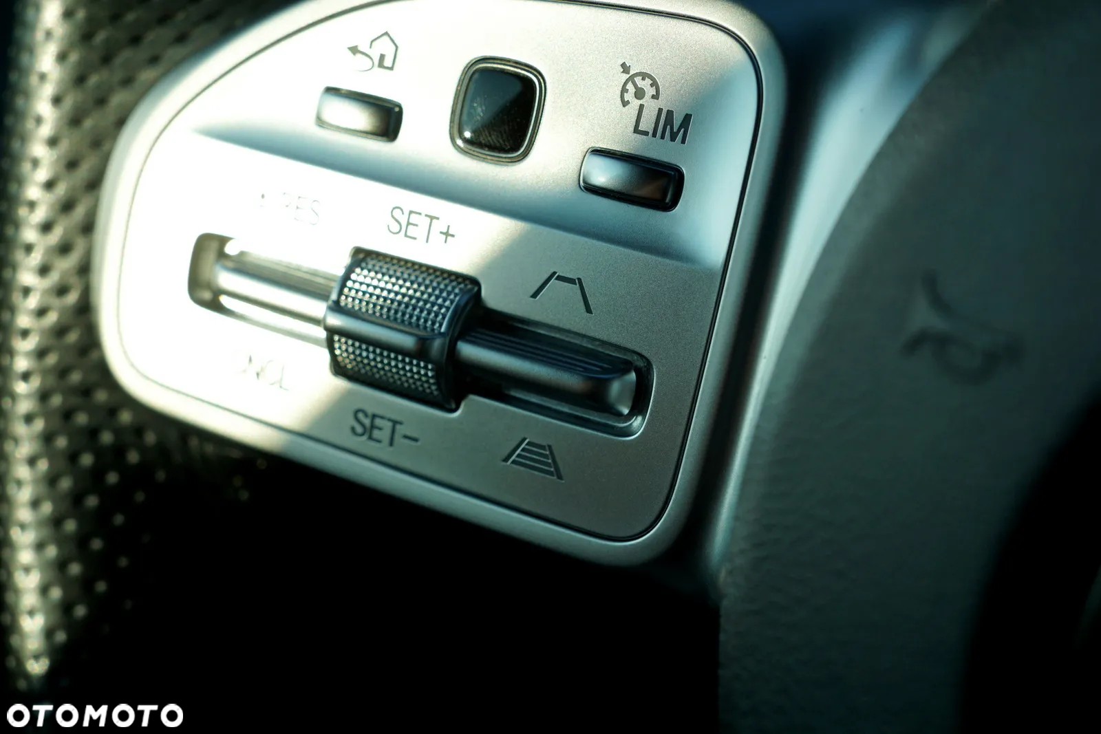 Mercedes-Benz GLE 300 d 4-Matic - 8