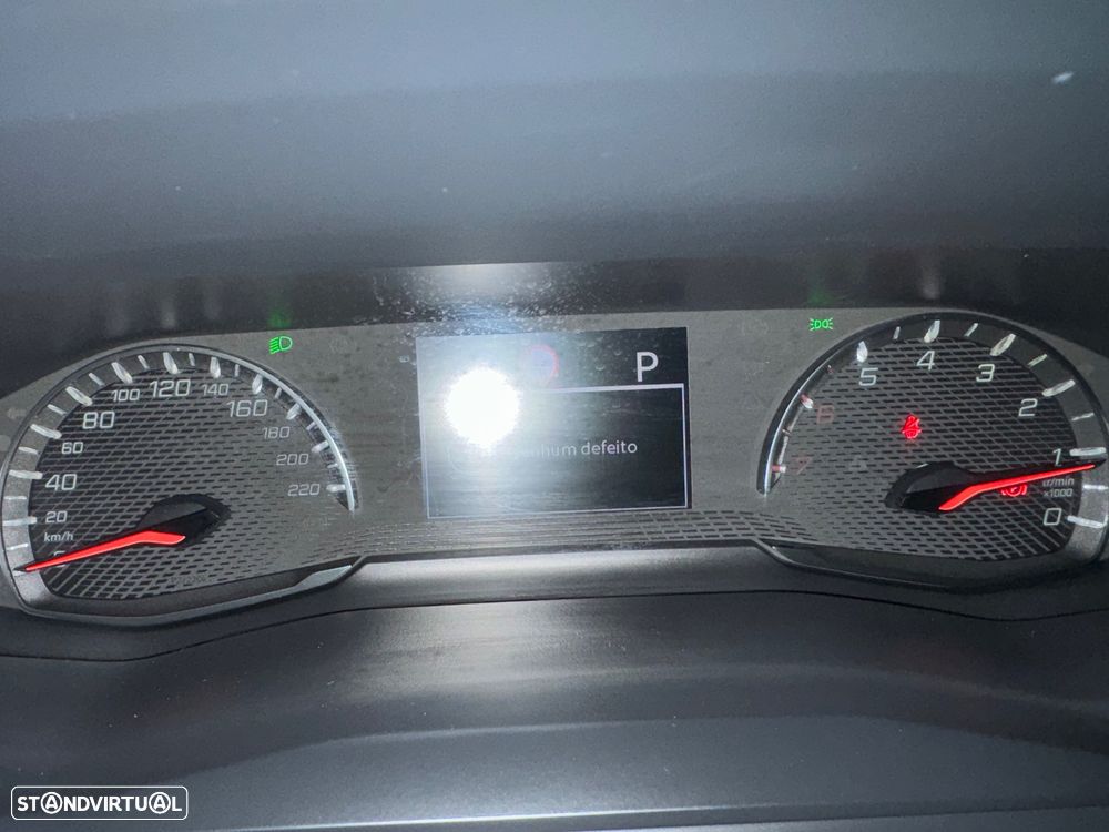 Peugeot 208 1.2 PureTech Allure EAT8 - 25
