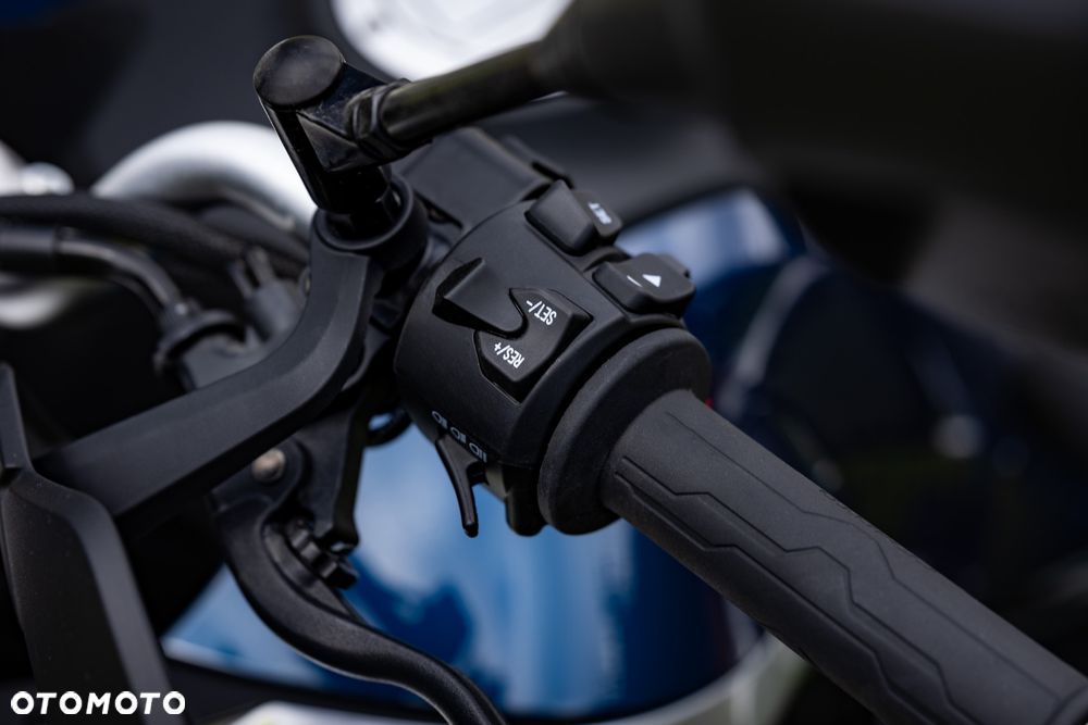 CFMoto MT - 9