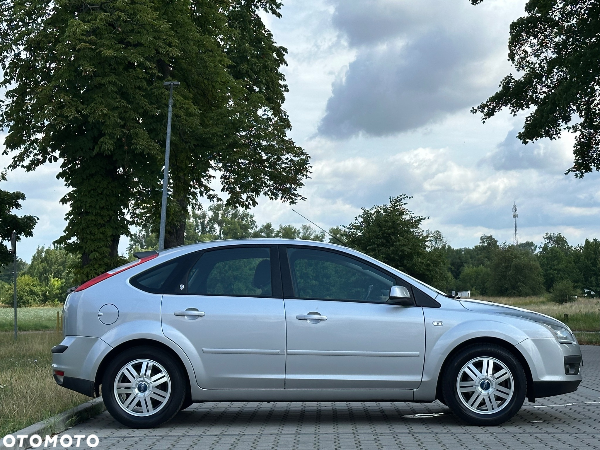 Ford Focus 1.6 16V Ghia - 4