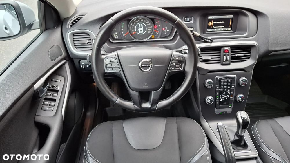 Volvo V40 D2 Kinetic - 19