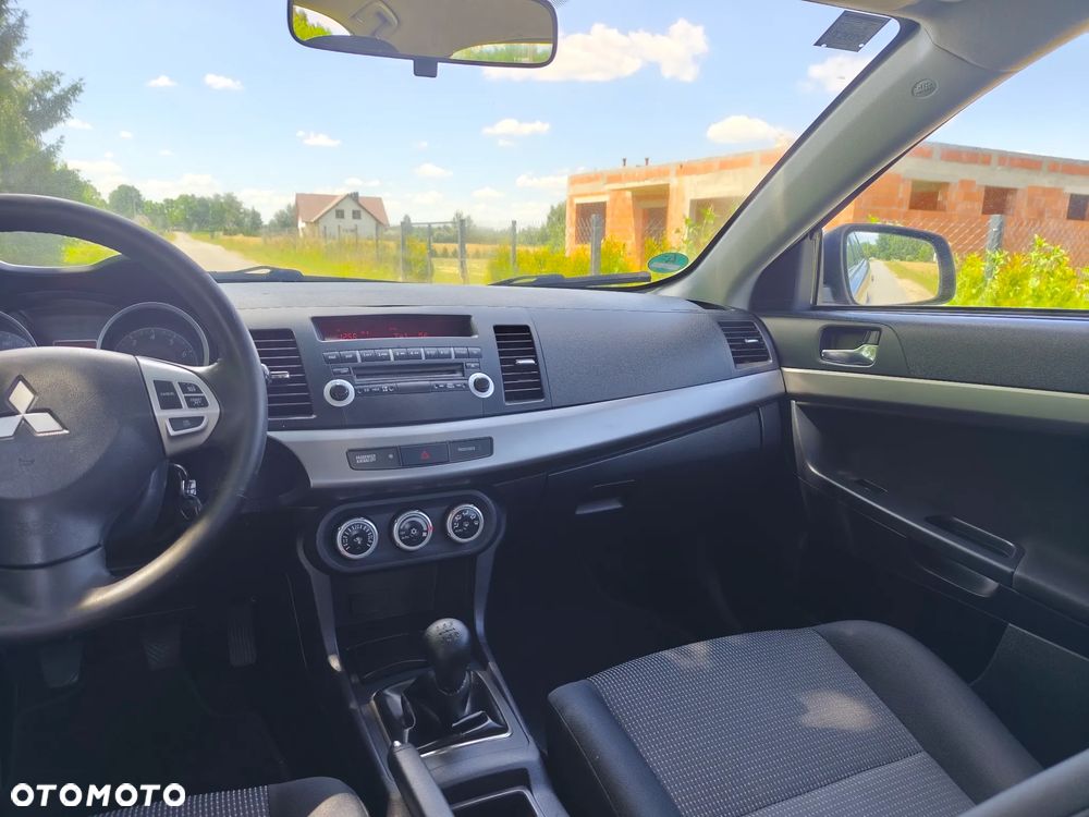 Mitsubishi Lancer 1.8 Intense - 21