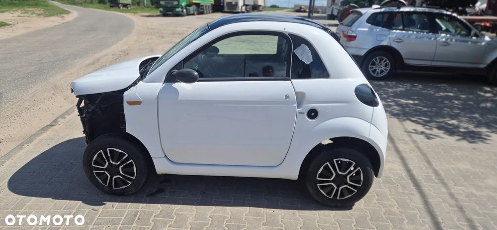 Microcar DUE - 3