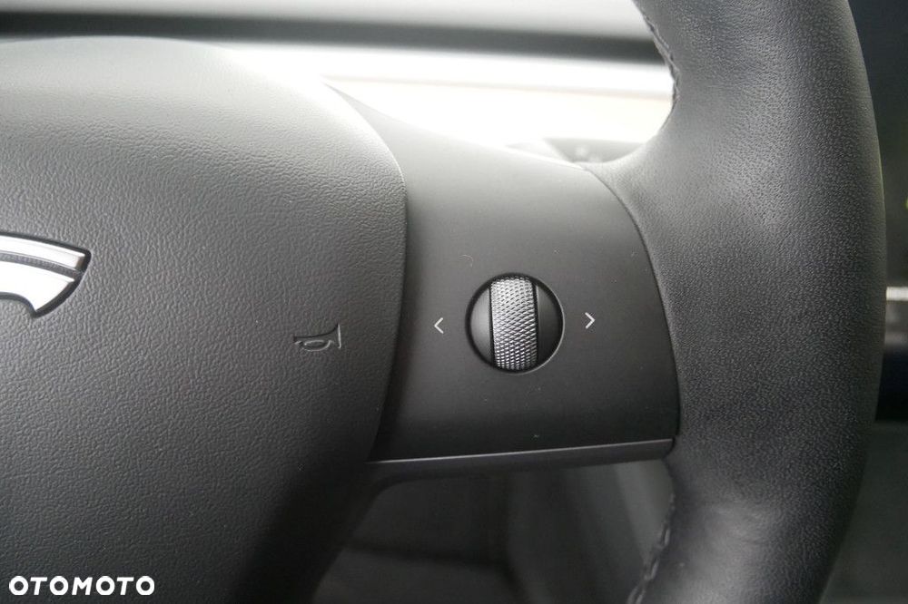 Tesla Model 3 - 28