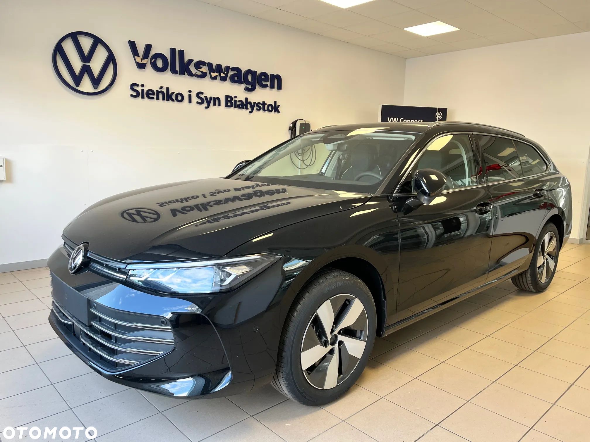 Volkswagen Passat - 1