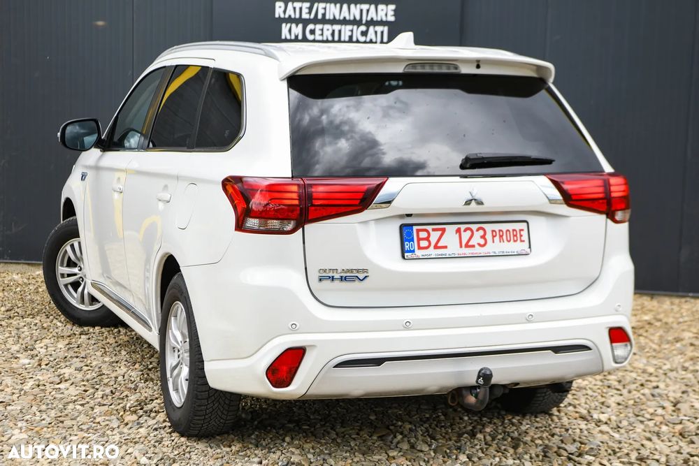 Mitsubishi Outlander 2.4 4WD - 23