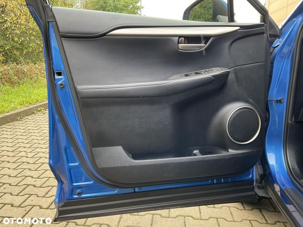 Lexus NX 300h Comfort AWD - 29