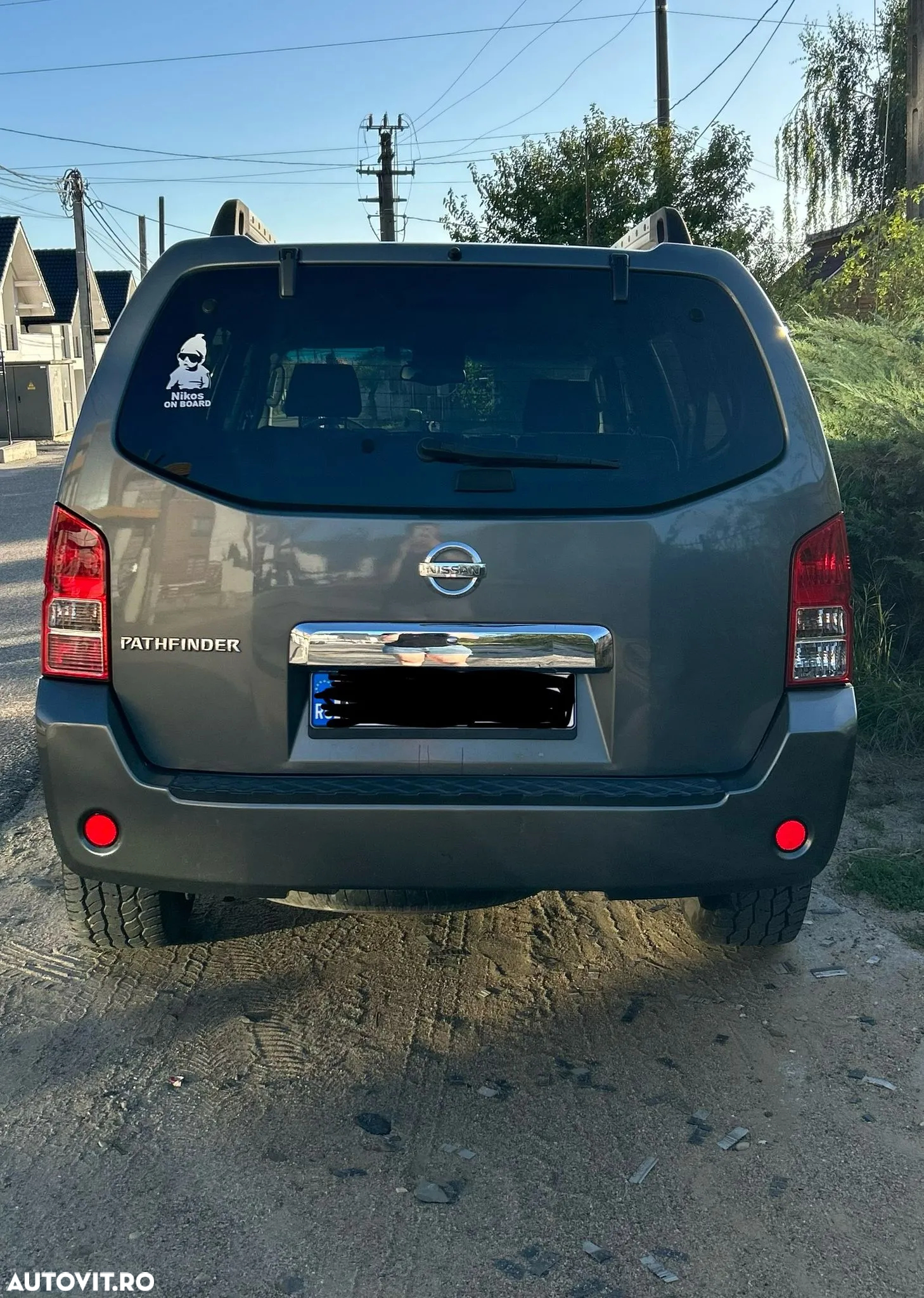 Nissan Pathfinder - 3