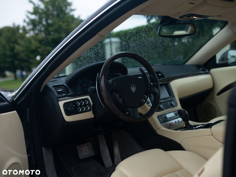 Maserati GranTurismo S - 11