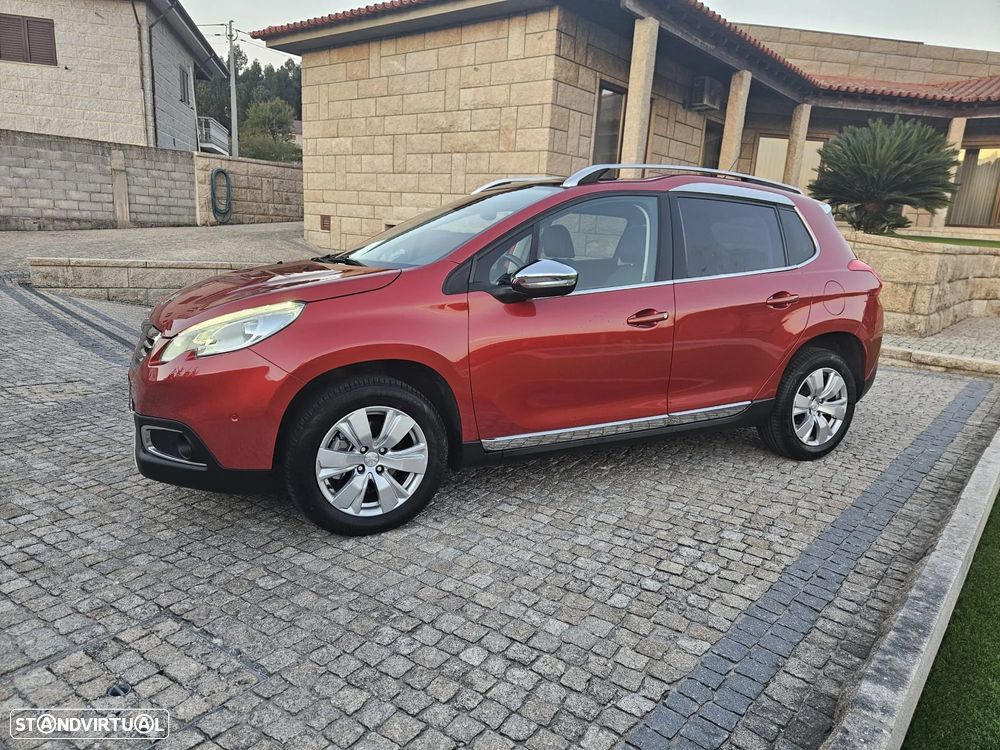 Peugeot 2008 1.2 PureTech Allure EAT6 - 3
