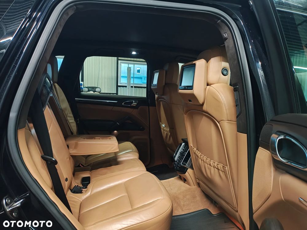 Porsche Cayenne - 9