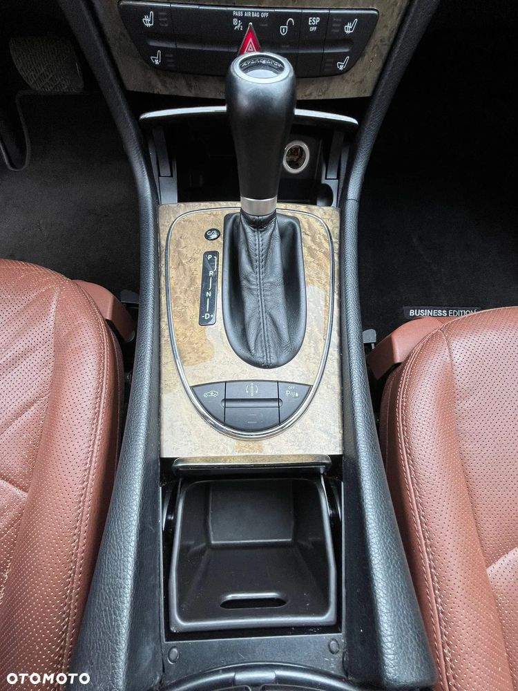 Mercedes-Benz Klasa E - 16