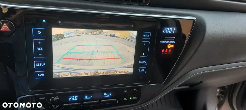 Toyota Auris 1.6 D-4D Prestige - 14