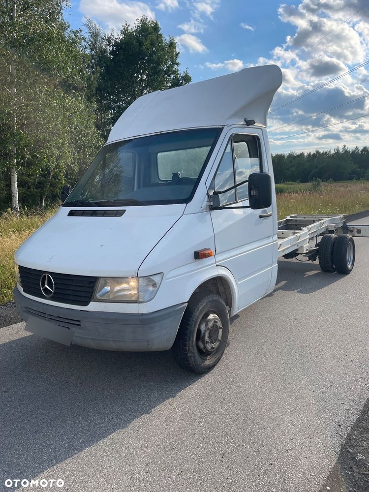Mercedes-Benz Sprinter 412 - 1