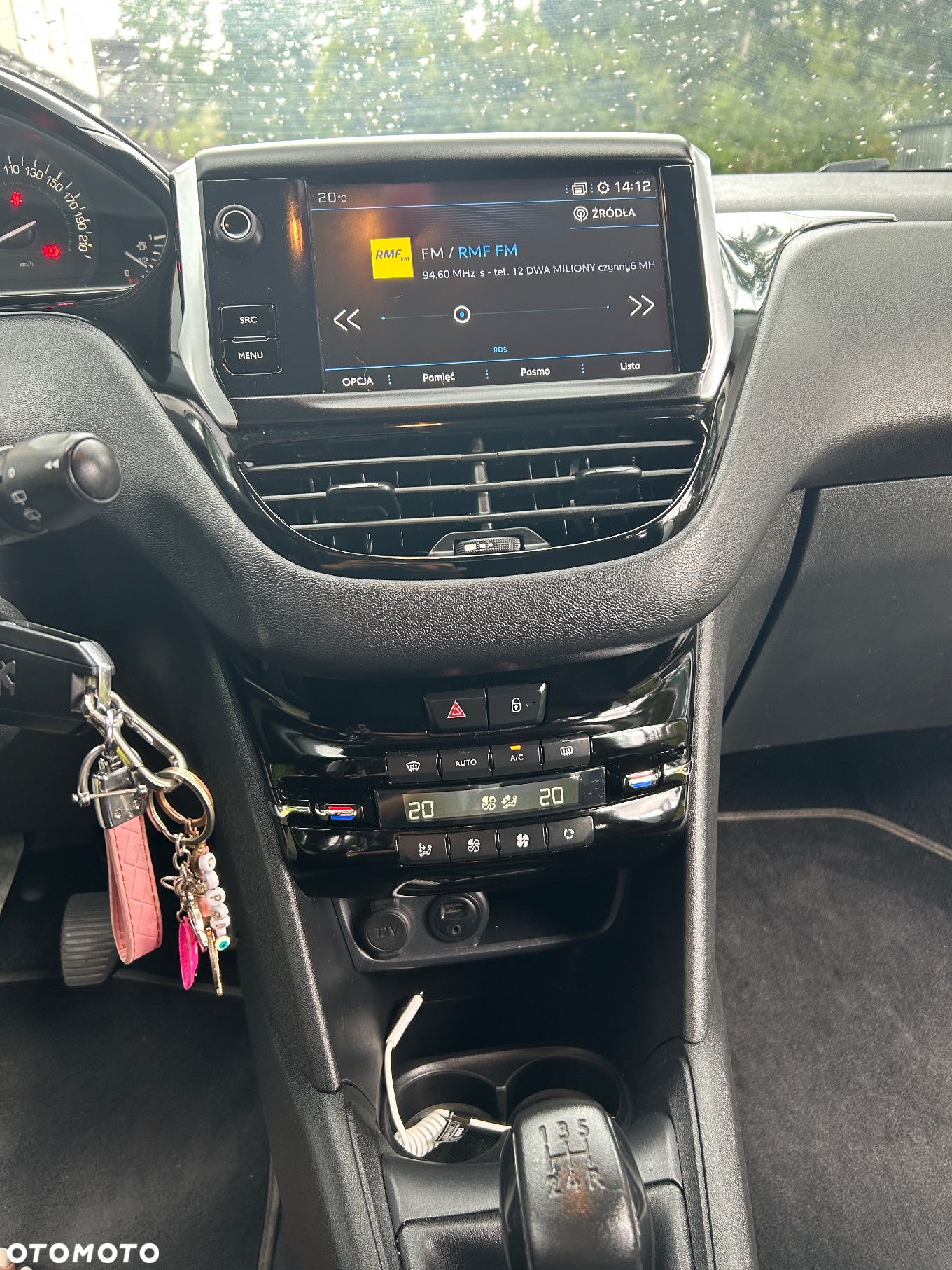 Peugeot 208 - 5