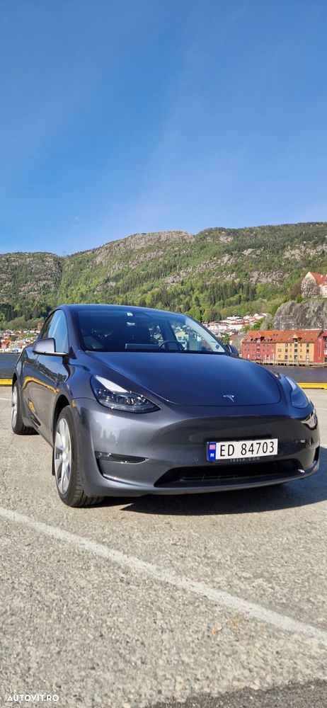 Tesla Model Y Long Range Dual Motor AWD - 1