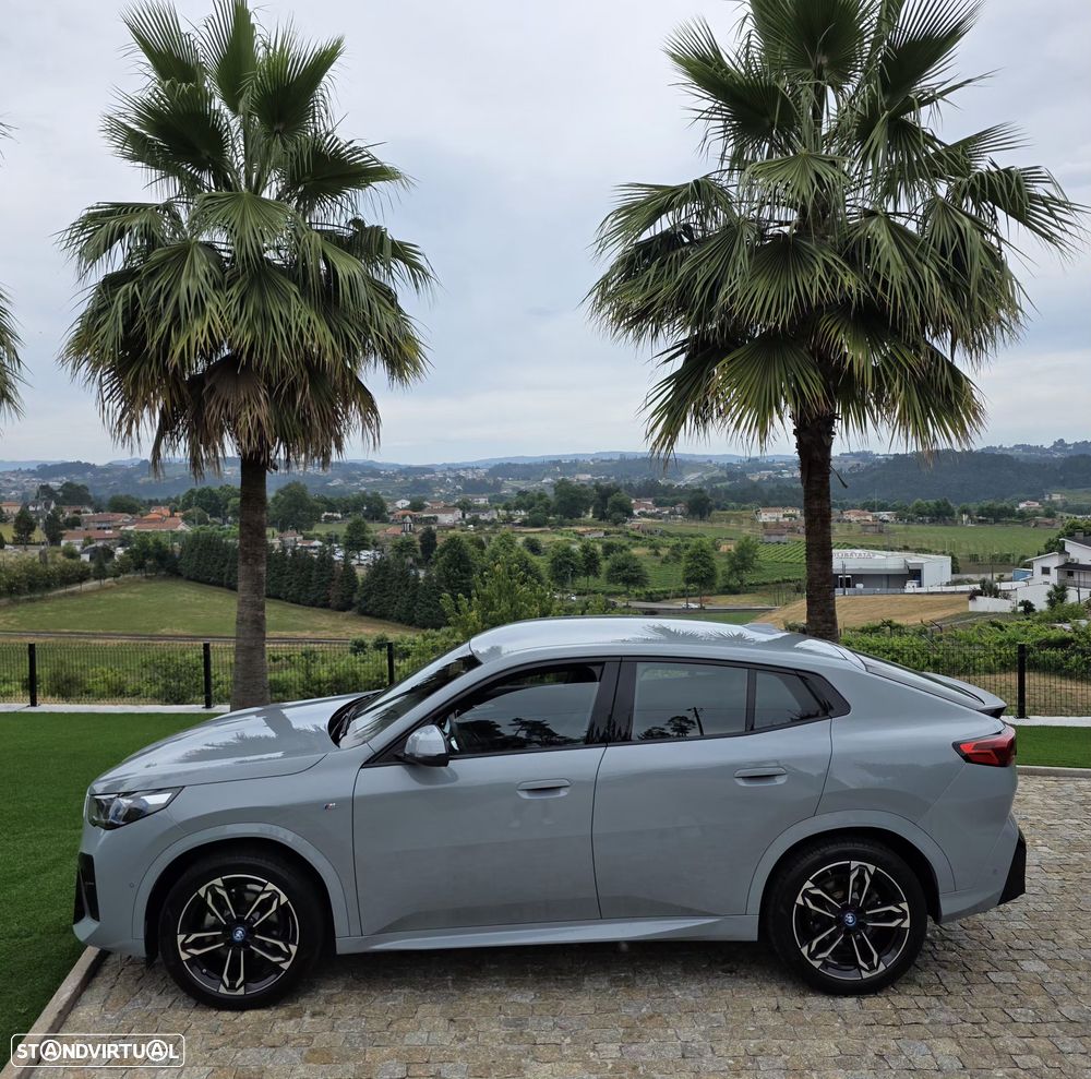 BMW iX2 eDrive20 Pack Desportivo M - 6