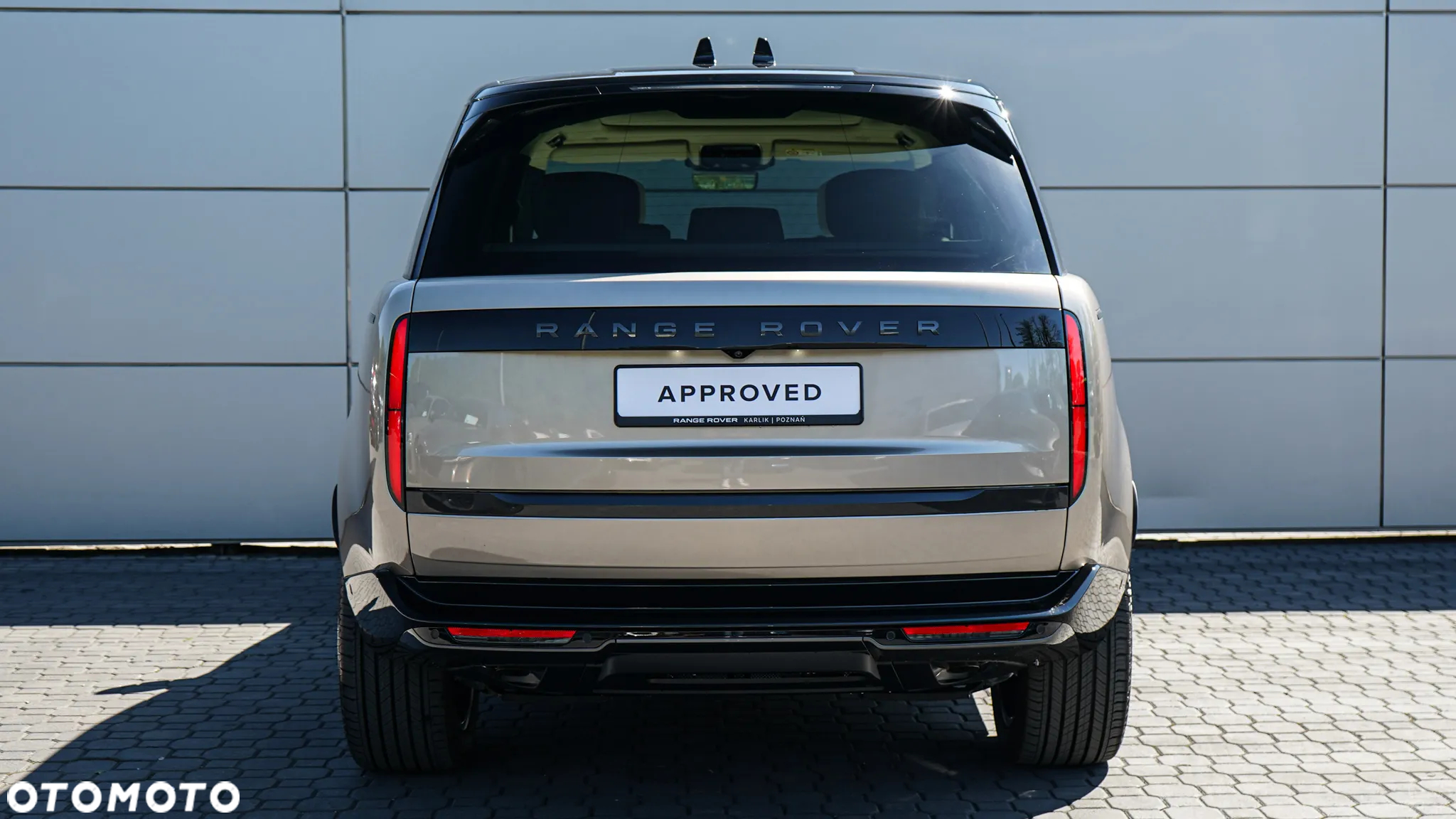 Land Rover Range Rover P460e Hybrid Autobiography - 24