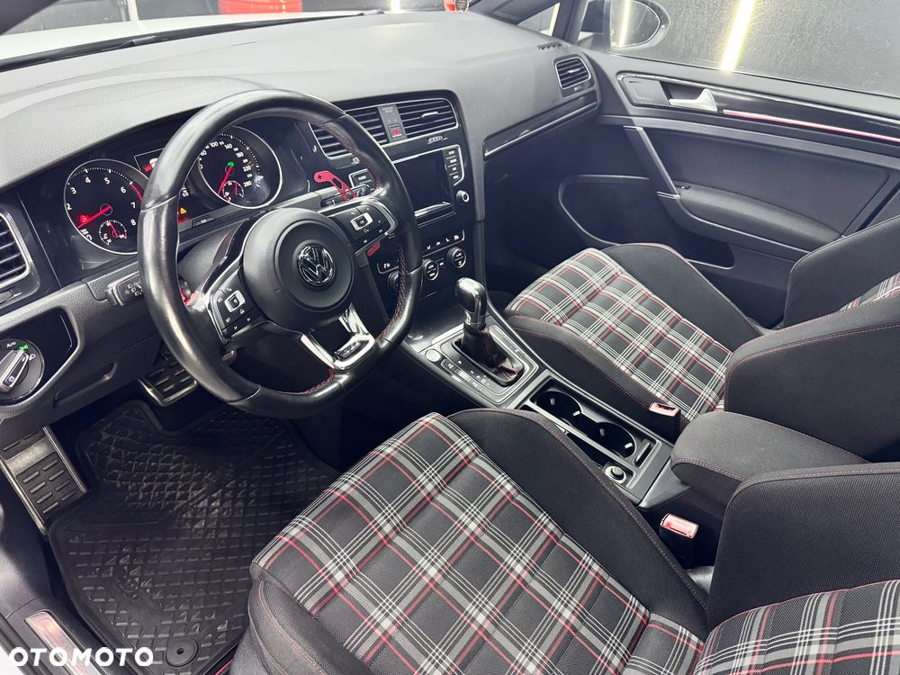 Volkswagen Golf GTI Performance BlueMotion Technology DSG - 15