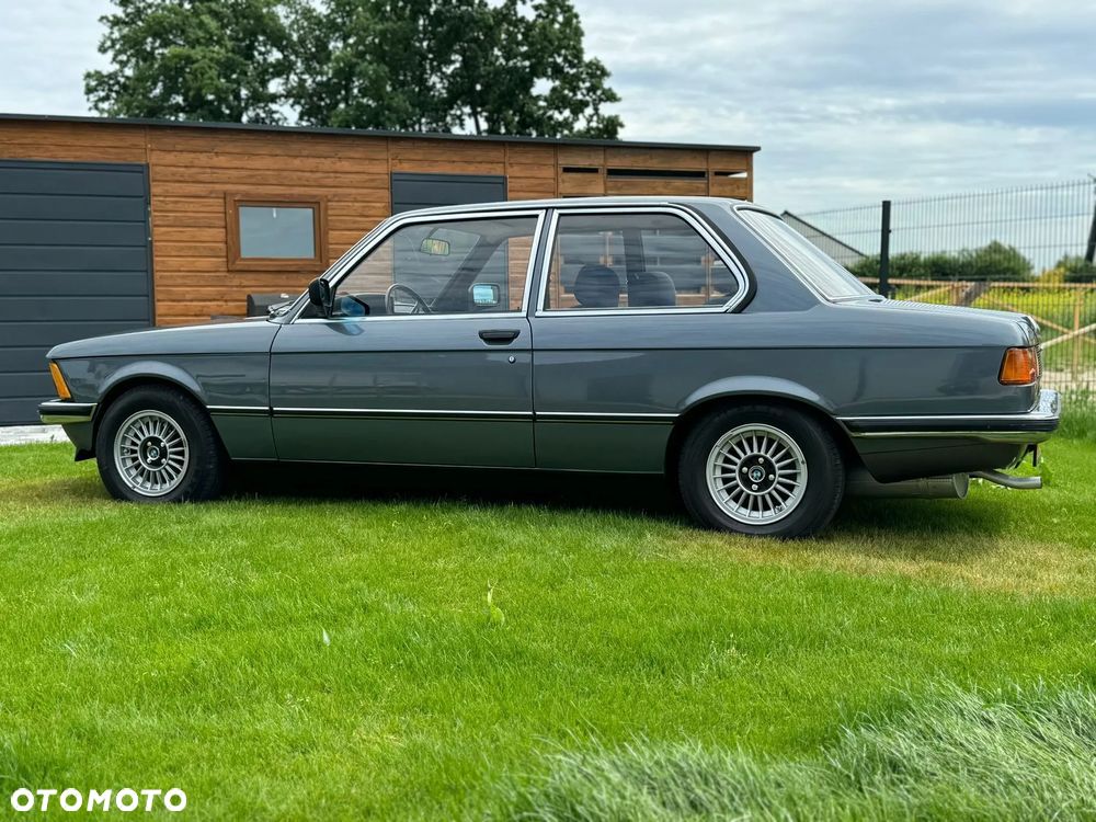 BMW Seria 3 318i - 7