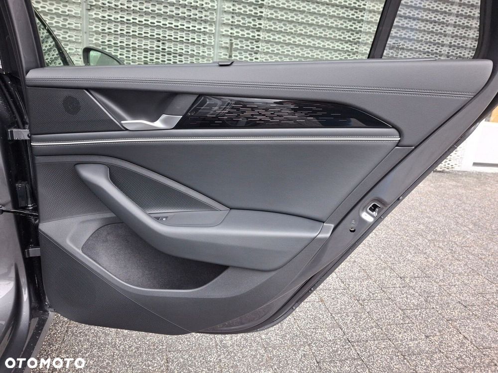 Volkswagen Passat - 17