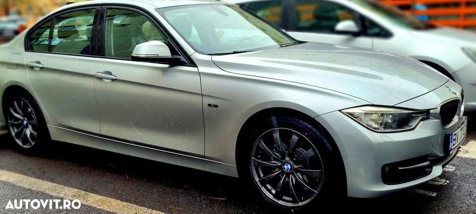 BMW Seria 3 320i Efficient Dynamics Edition Sport Line - 2