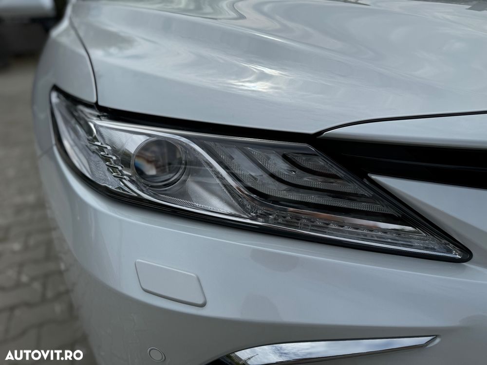 Toyota Camry 2.5 HEV Executive - 9