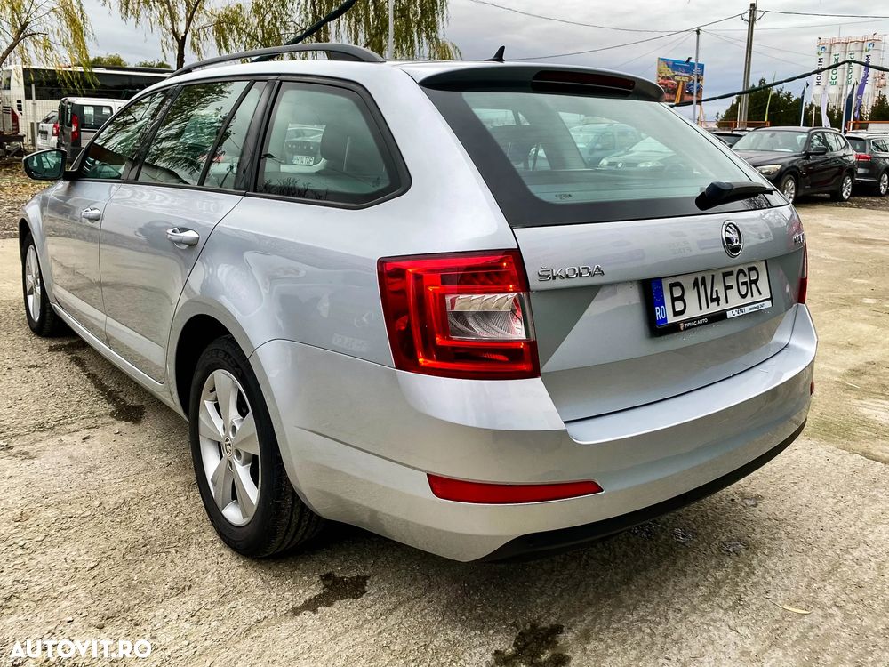 Skoda Octavia 2.0 TDI DSG Ambition - 4
