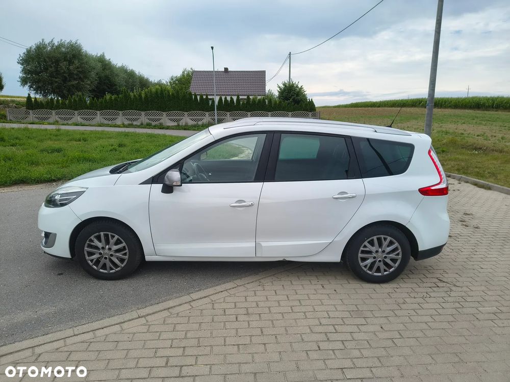 Renault Grand Scenic - 11