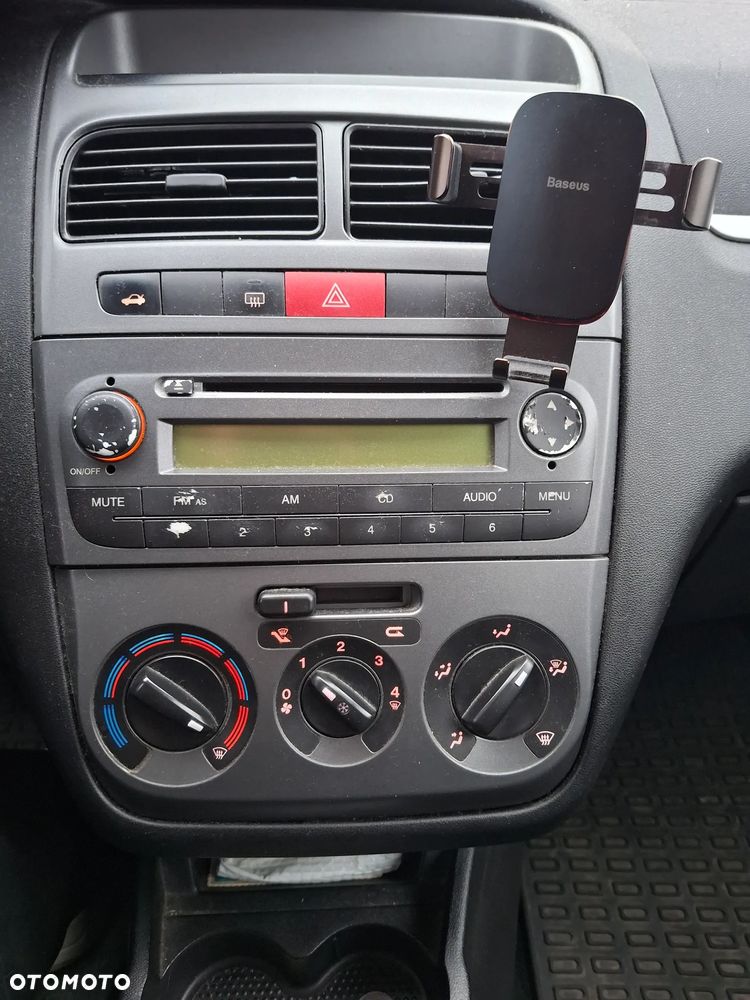 Fiat Linea 1.4 T-Jet 16V Dynamic - 24