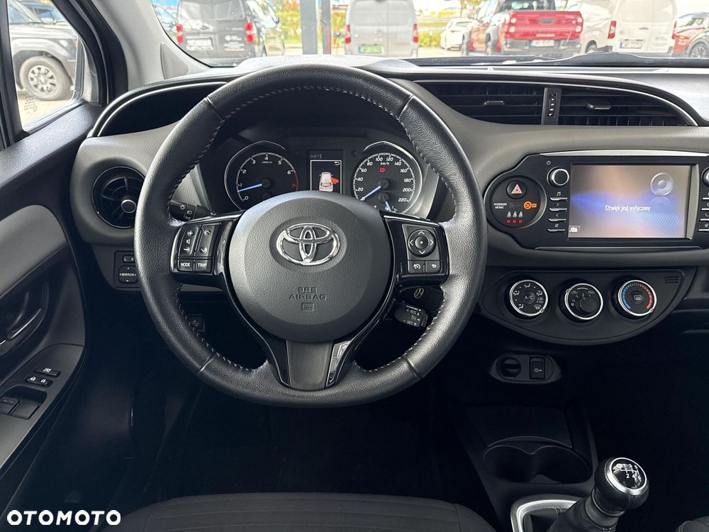 Toyota Yaris - 12