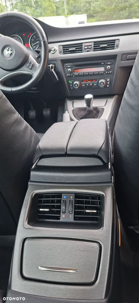 BMW Seria 3 325i - 20