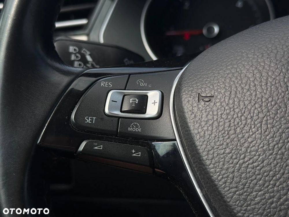 Volkswagen Passat - 26