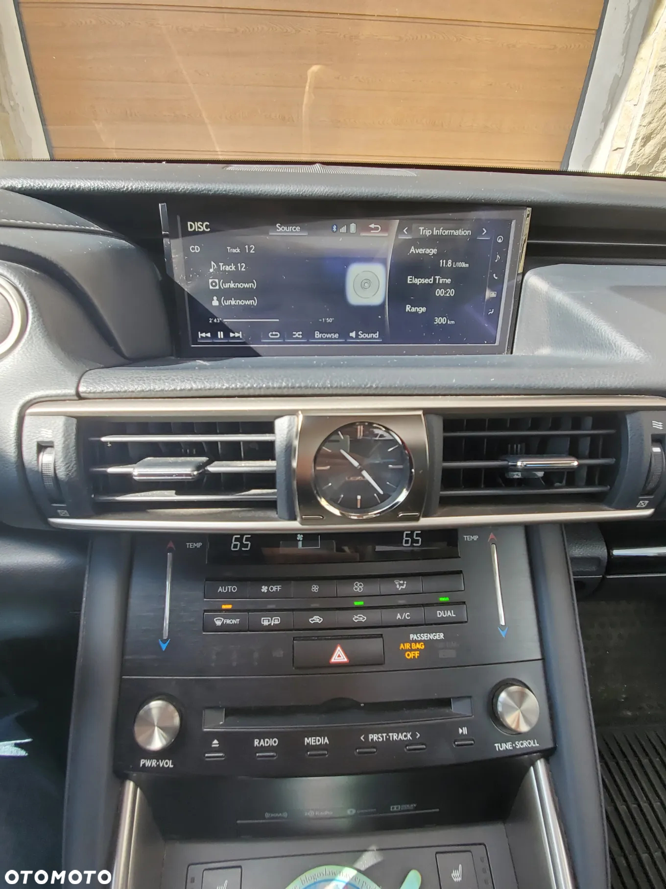 Lexus IS 200t - 27