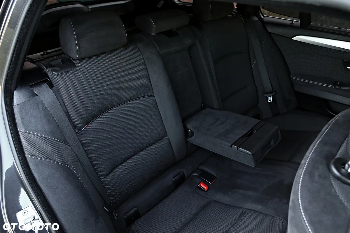 BMW Seria 5 520d Touring Luxury Line - 10