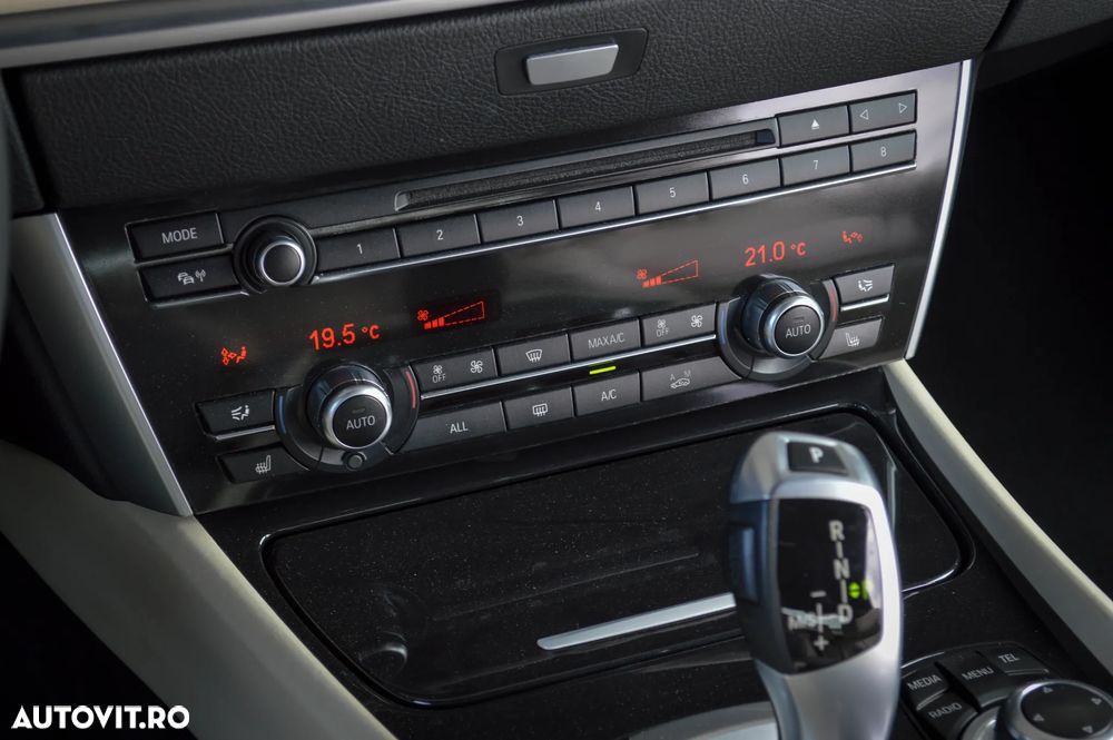 BMW Seria 5 520d Aut. Luxury Line - 40