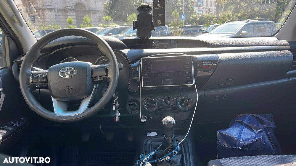 Toyota Hilux 4x4 Double Cab M/T Comfort - 9