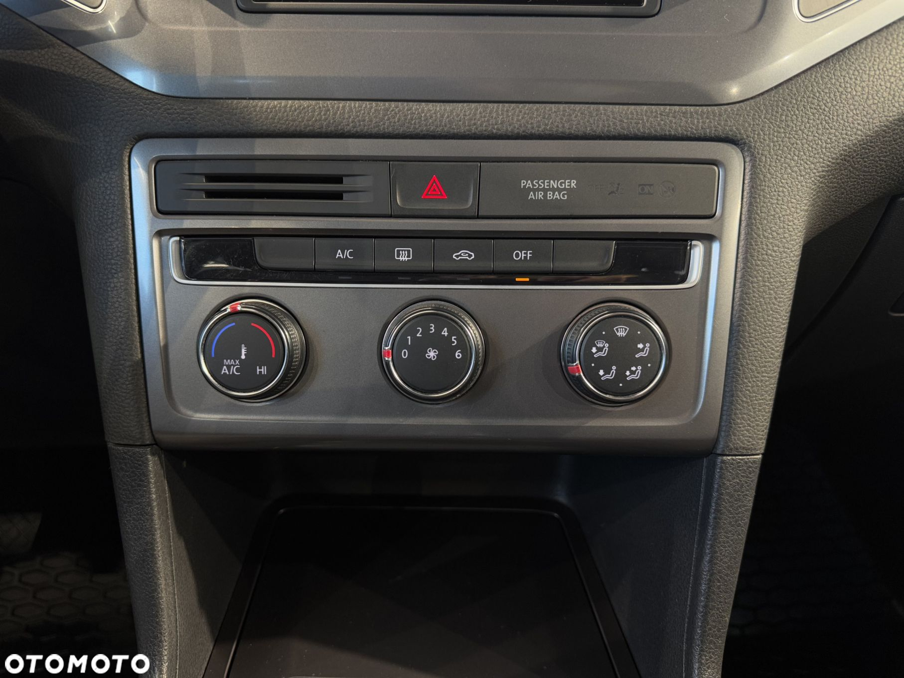 Volkswagen Golf Sportsvan - 22