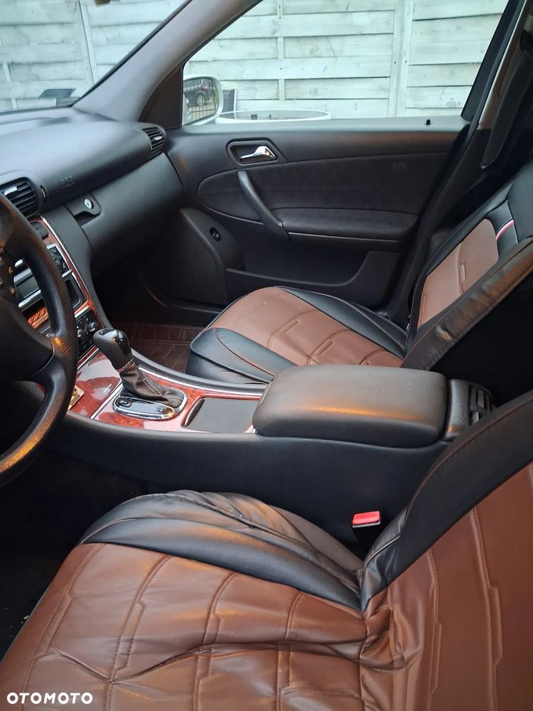 Mercedes-Benz C-Class 2003 photo 3
