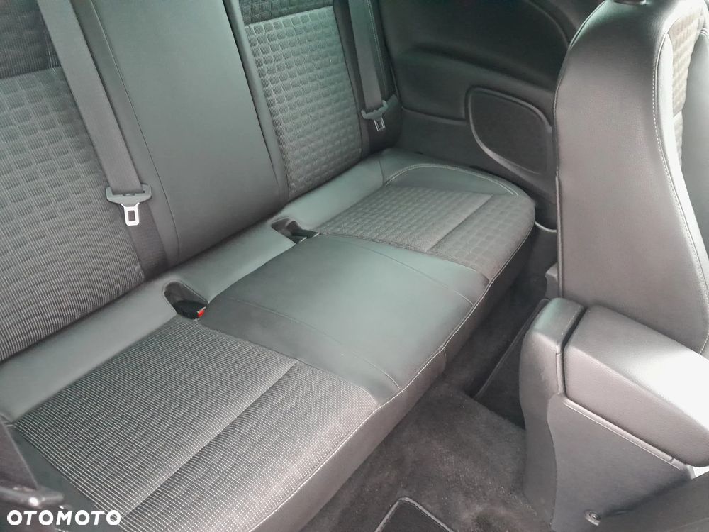 Opel Astra 1.6 Turbo Edition - 20