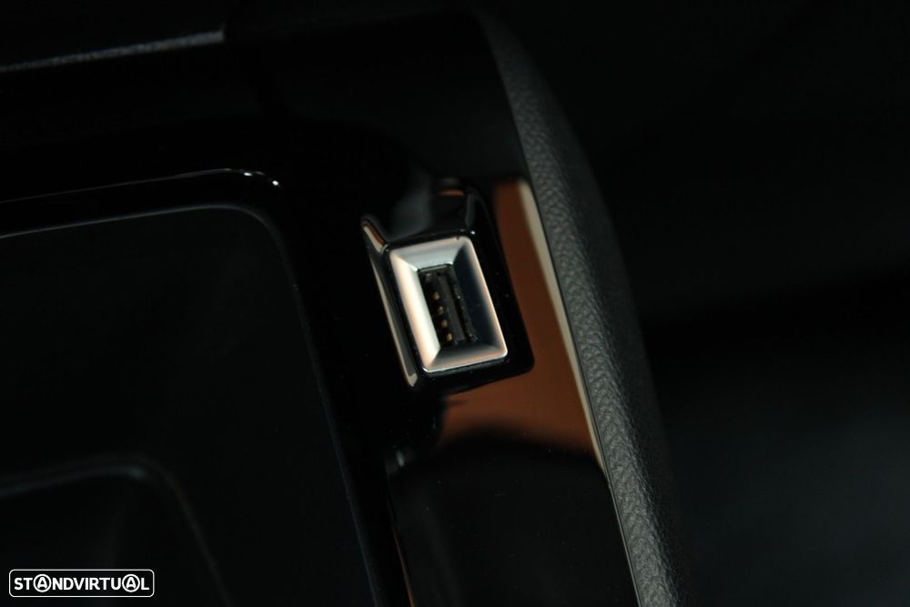 Peugeot 208 1.2 PureTech Allure - 31