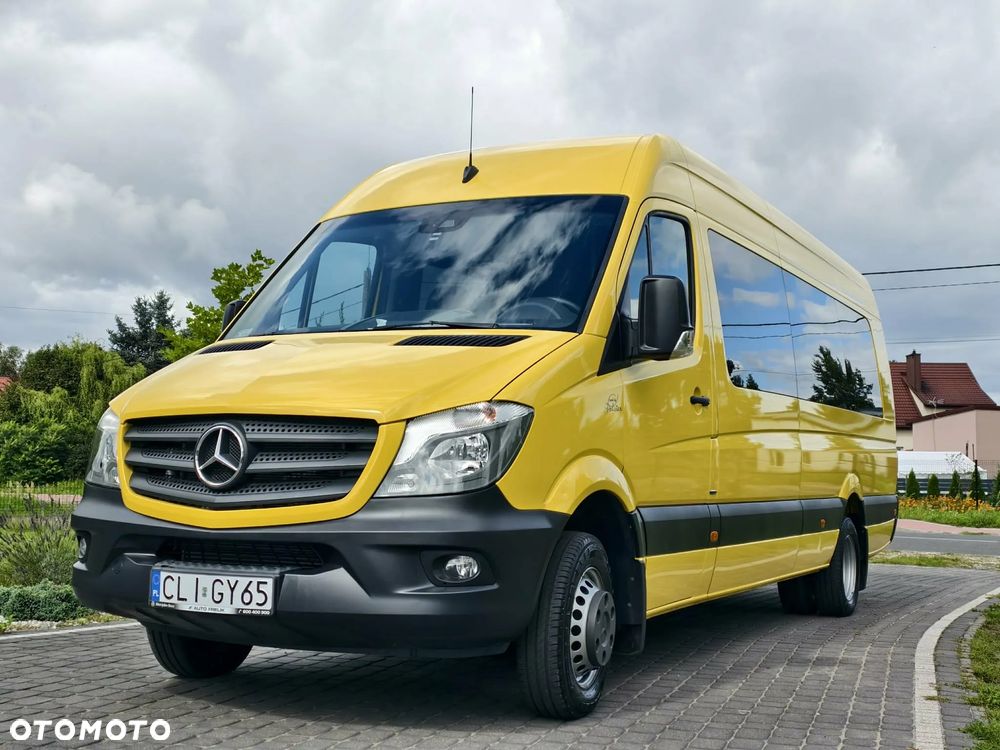 Mercedes-Benz 519 - 9