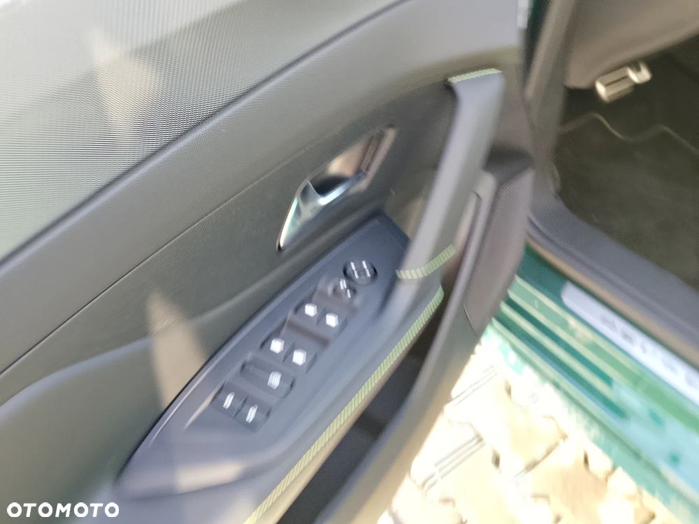 Peugeot 308 1.2 mHEV GT Exclusive S&S e-DCS6 - 16