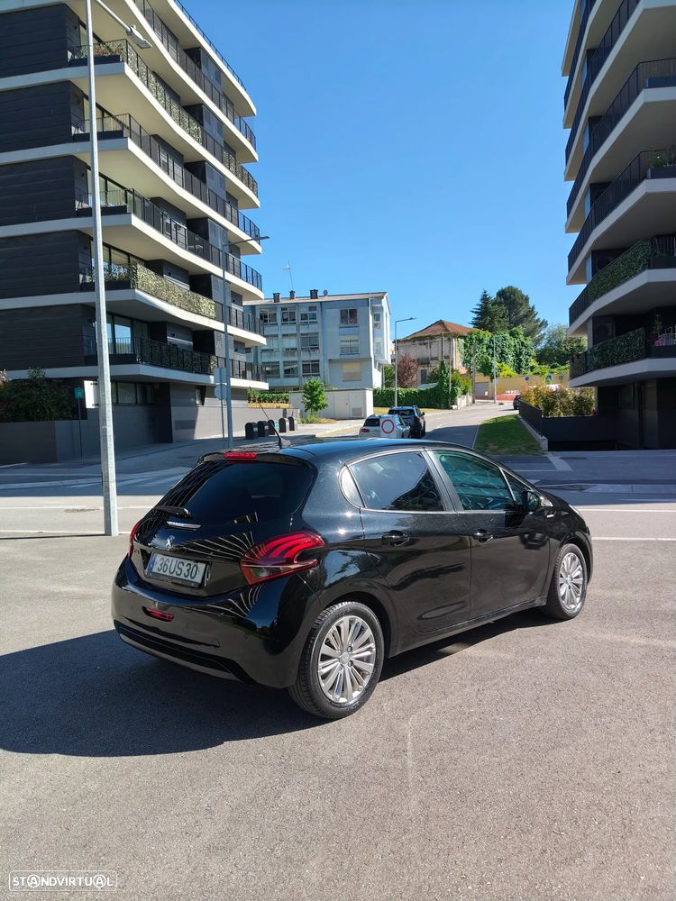 Peugeot 208 1.6 BlueHDi Style - 3