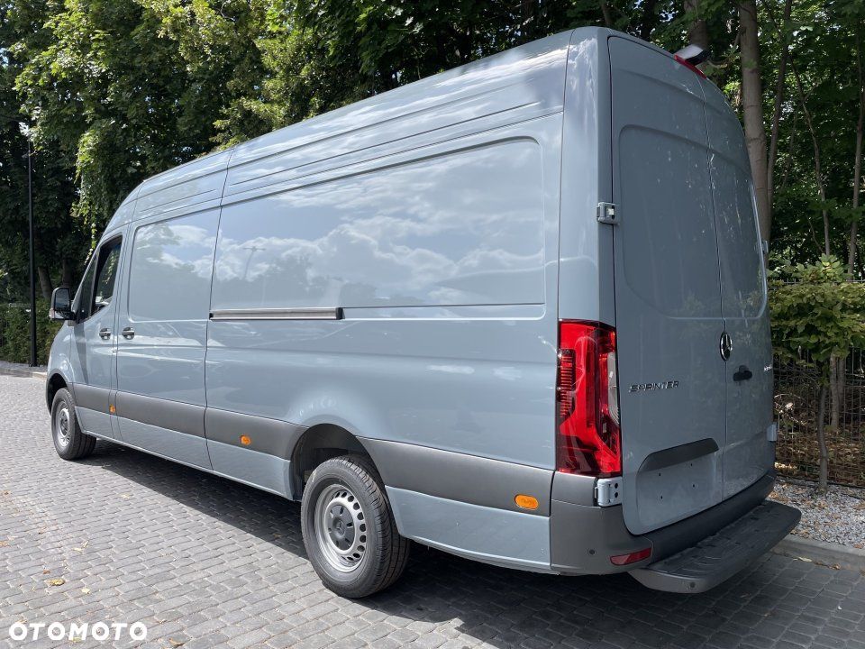 Mercedes-Benz Sprinter - 4