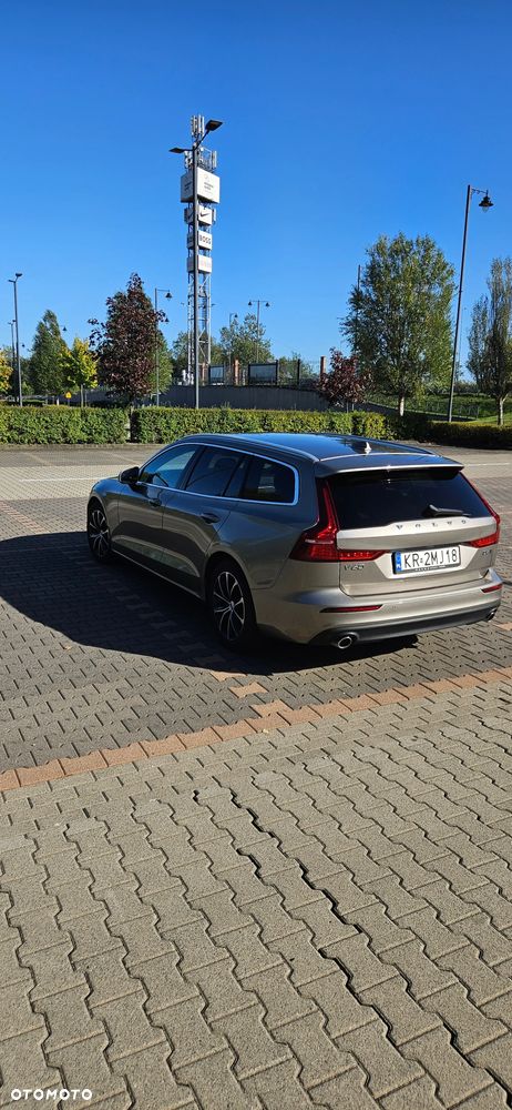 Volvo V60 D3 AWD Momentum - 4