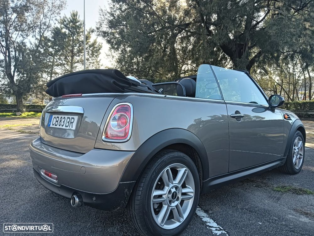 MINI Cabrio Cooper D - 11