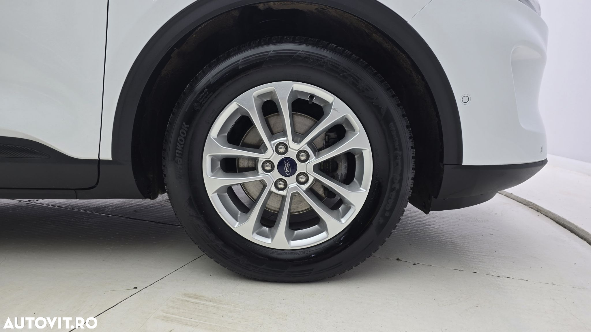 Ford Kuga - 23